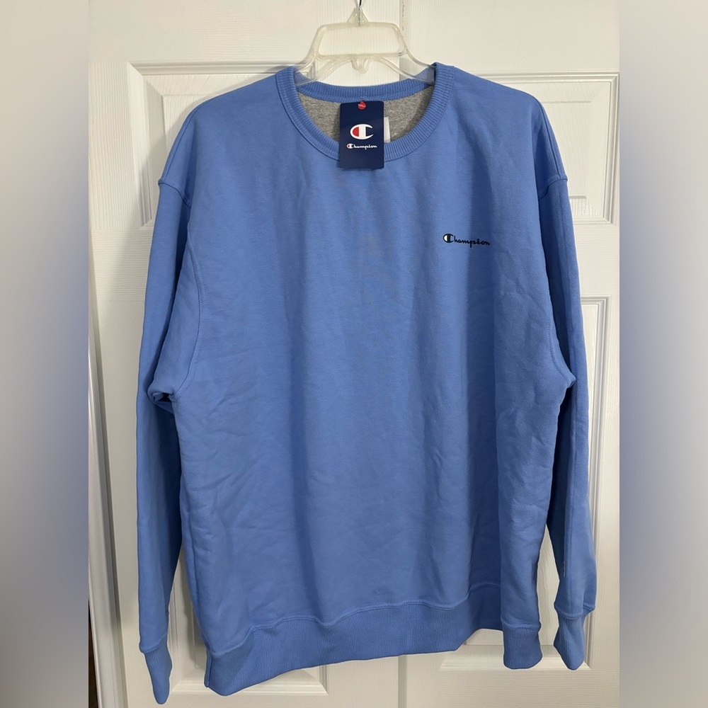 NWT!! CHAMPION Women’s 2XL Plaster Blue Powerblend Graphic Crewneck